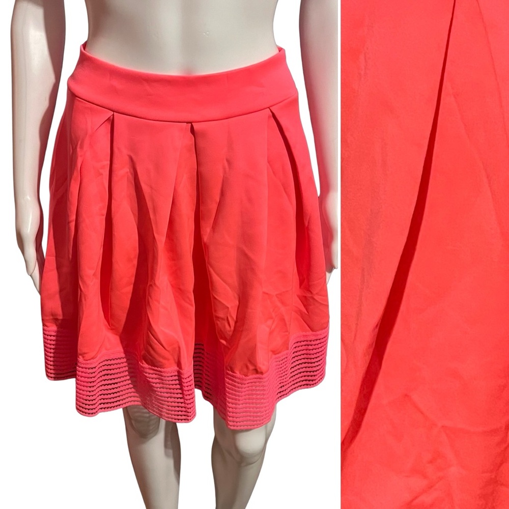 NWT Sage Coral Textured Skirt – Size M